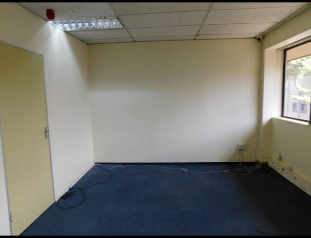 684M² OFFICE TO LET IN FERNDALE